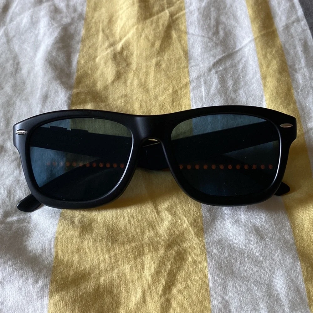 8-Shade Sunglasses